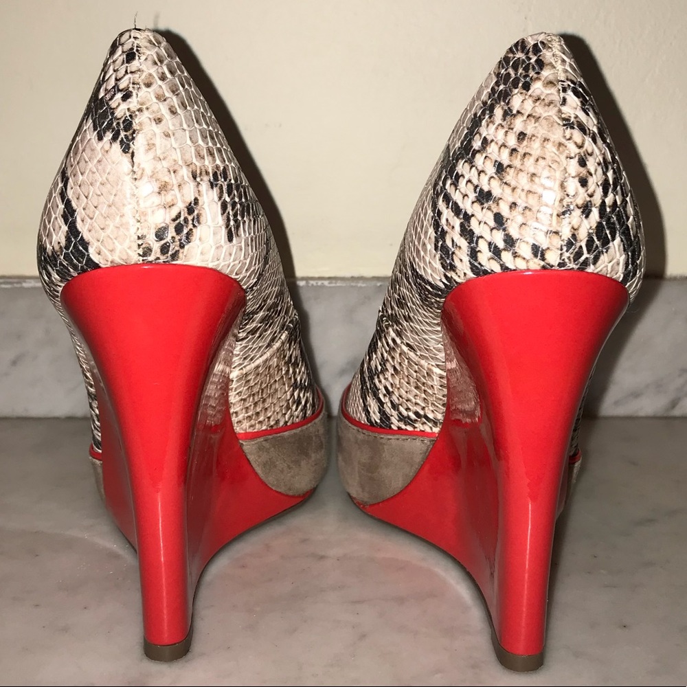 Gorgeous Tory Burch wedges